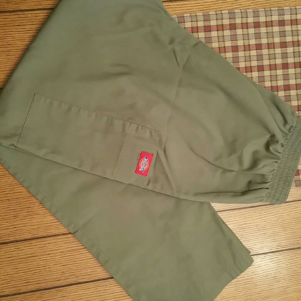 Dickies scrub pants size S